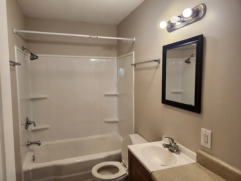 145 Crestview Dr — Photo 8