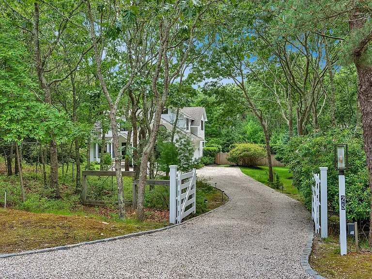 25 Rolling Woods Ct — Photo 22