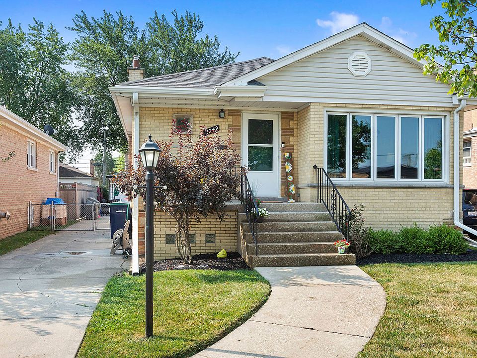 1st image of 3049 W 100th St