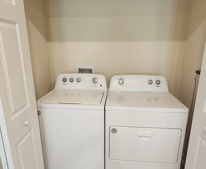 37 Temple Dr — Photo 14