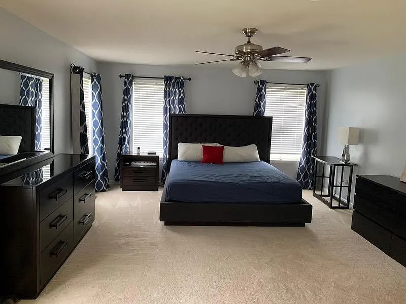 4 bed, 2406 sqft, $3,800 — Photo 4
