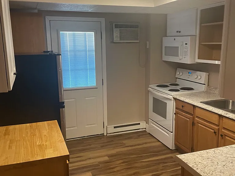 1711 Lancaster Ave #B — Photo 3