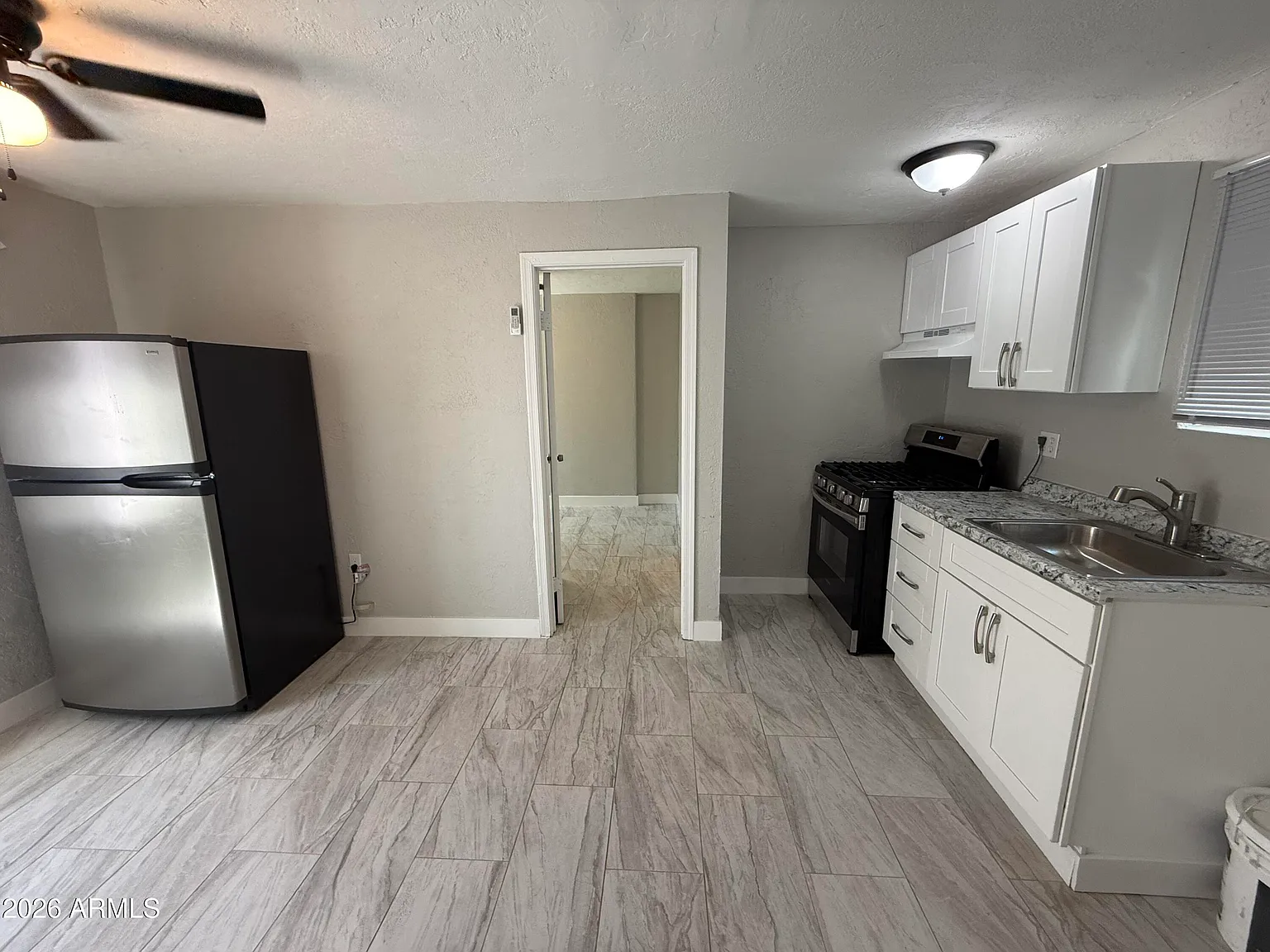 2 bed, 1.0 bath, 500 sqft, $1,300 — Photo 3