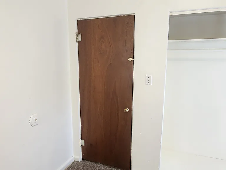 337 S Townsend Ave #D — Photo 6