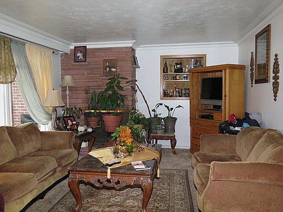 2nd image of 428 E 17th St