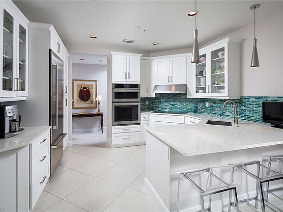 3rd image of 142 Colonade CIR