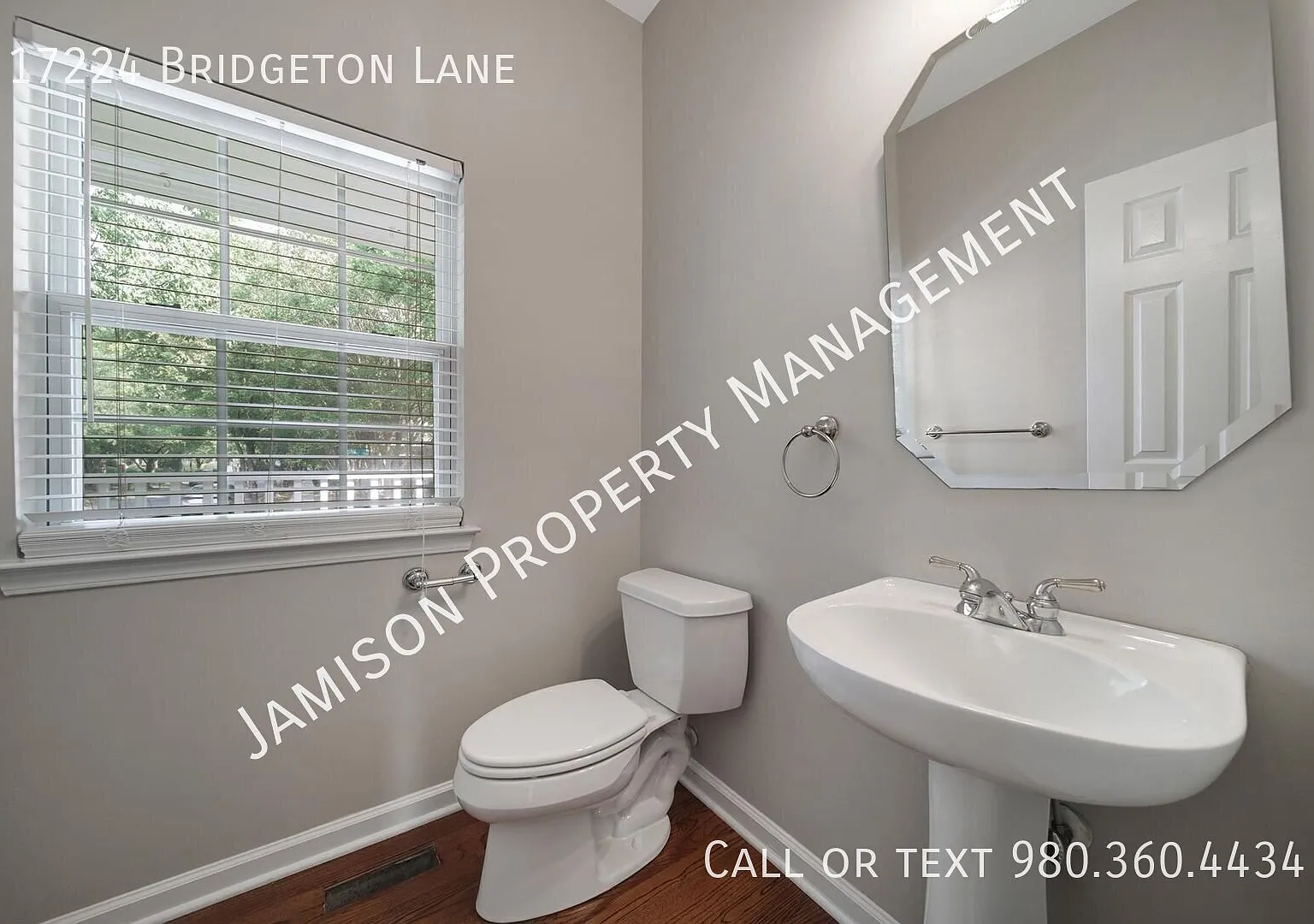 Lovely 3 Bed 2.5 Bath Home in Huntersville! — Photo 3