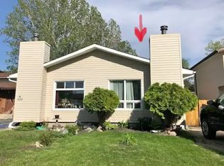 327 Edelweiss Cres #1A, Winnipeg, MB R2G2B6