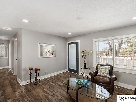 5th image of 7639 S 42nd St