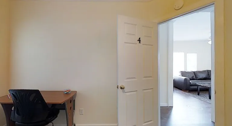 323 Lexington Ave — Photo 19
