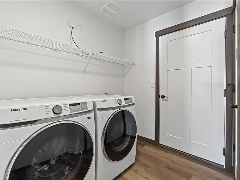 316 W Grange Ave — Photo 27