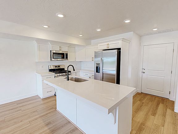 2nd image of 1382 N Meadow Ln #638