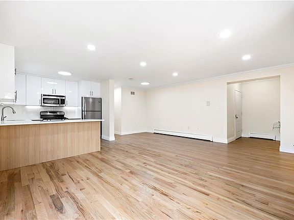 4th image of 3194 Avenue V #B