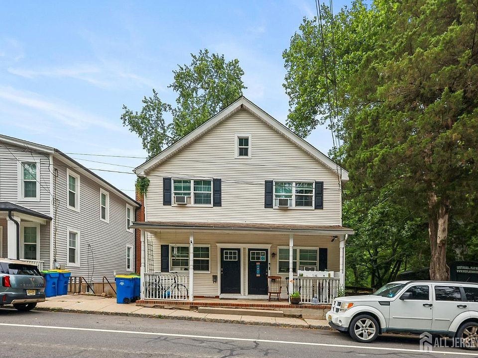 1st image of 194 Washington St
