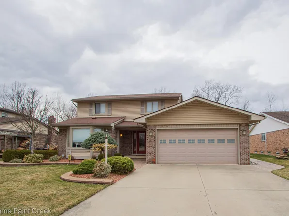 19170 Dawnshire Dr, Brownstown, MI 48193