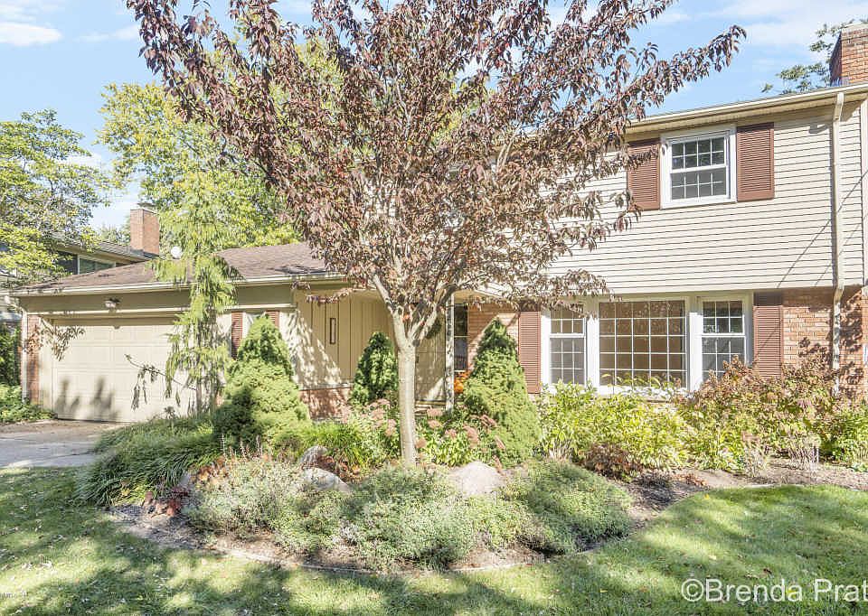 1st image of 1098 Idema Dr SE