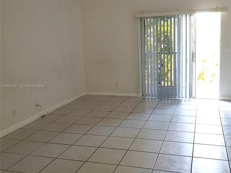 4812 Washington St #7 — Photo 4