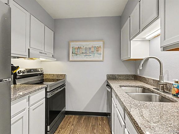 4th image of 2227 Canyon Boulevard Bldg A #211