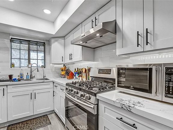 3rd image of 6545 Reseda Blvd Unit 6