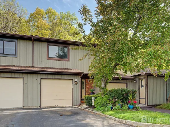 73 Letts Ct, Matawan, NJ 07747