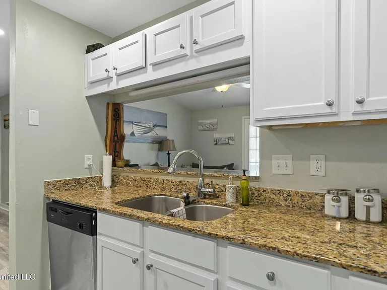 2421 Beachview Dr #H15 — Photo 11