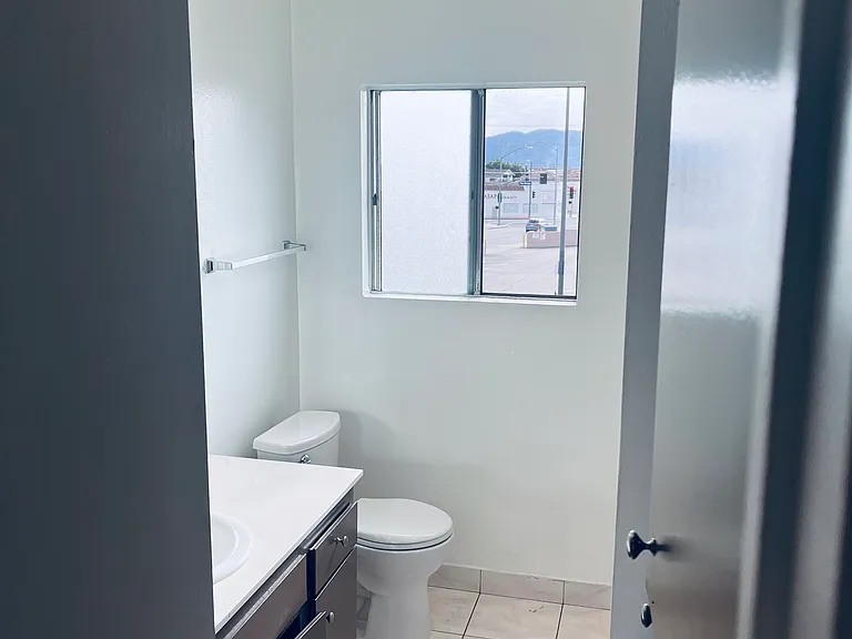 1435 E Wilson Ave #203 — Photo 8