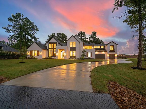 2nd image of 18 Ruby Blossom Court