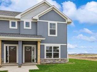 7011 Harlan Eddy Dr SW, Cedar Rapids, IA 52404