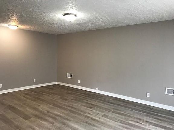 3rd image of 7911 E Bellwood Dr