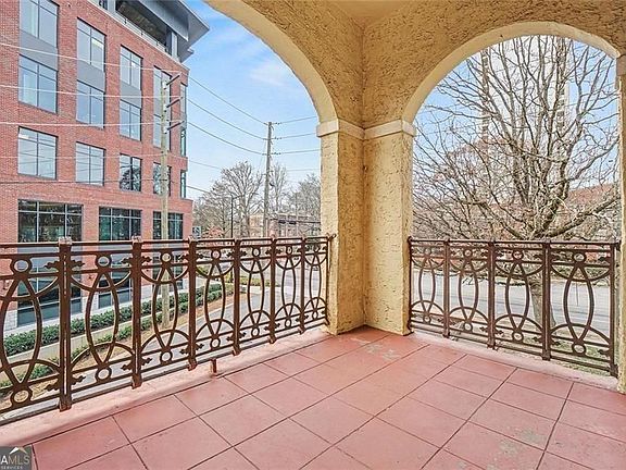 4th image of 2855 Peachtree Rd NE APT 201