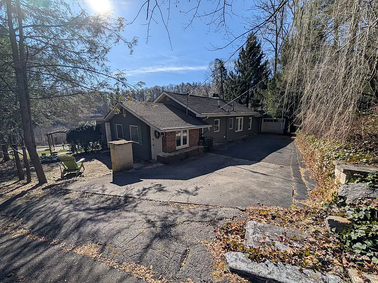 115 Lake Dr — Photo 5
