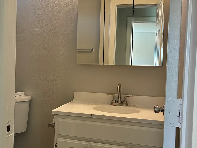 1530 N G St #1532 — Photo 20