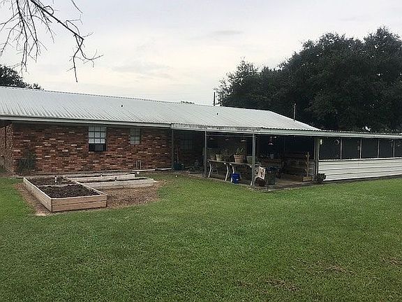 4th image of 135 Pecan Dr