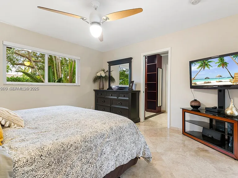 4101 Bayview Dr — Photo 35