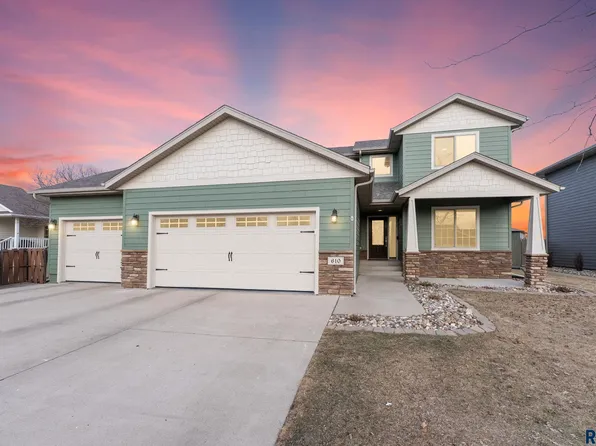 610 Emmett Trl, Harrisburg, SD 57032