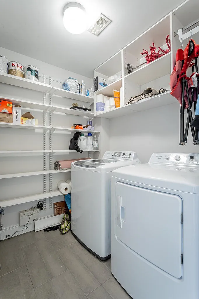 2 bed, 975 sqft, $2,250 — Photo 3