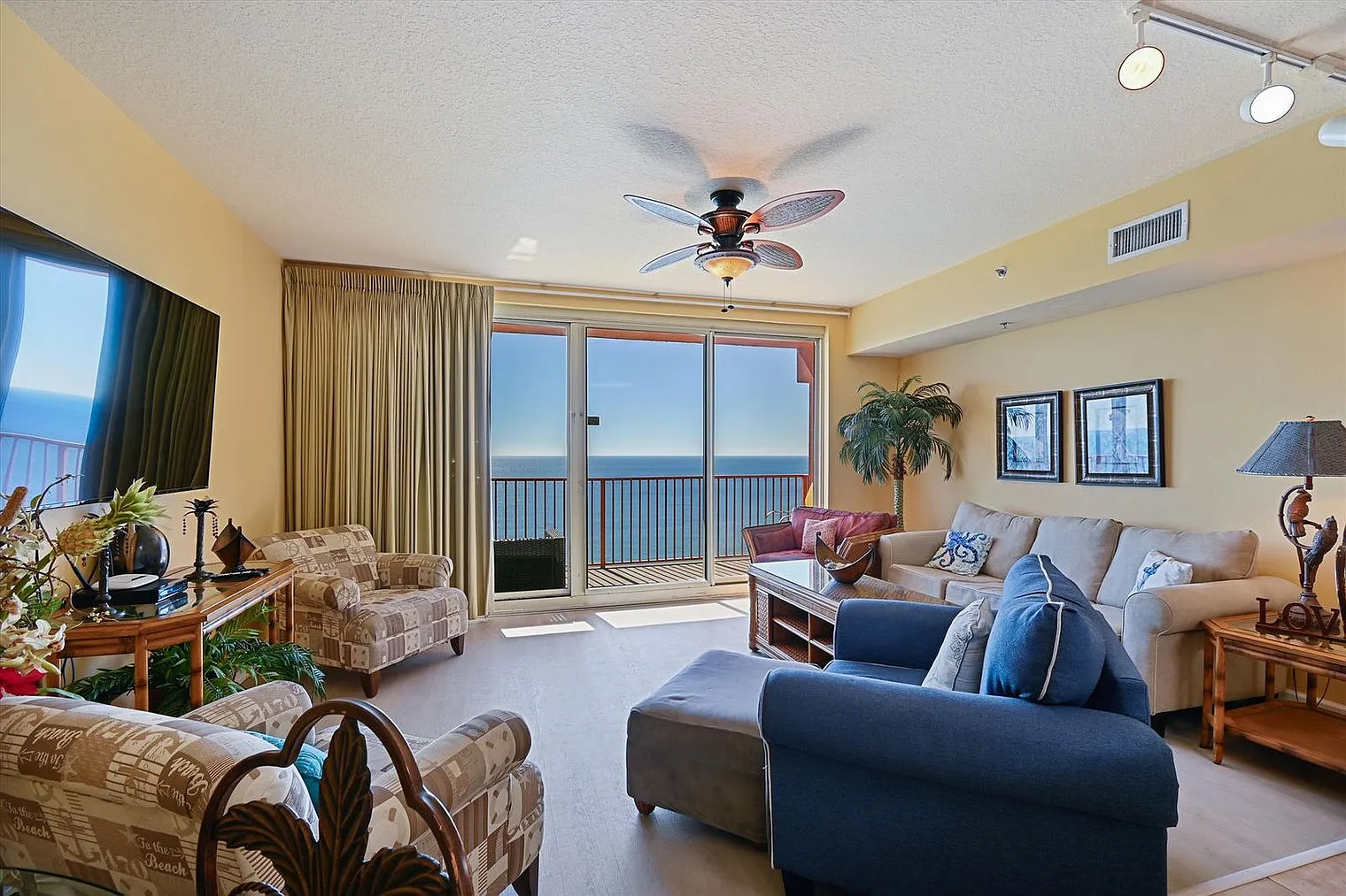 1 bed, 2.0 bath, 979 sqft, $3,132 — Photo 1