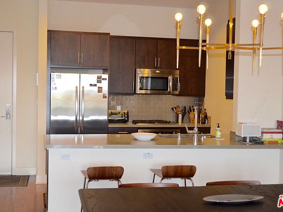 4th image of 4211 Redwood Ave Unit 302