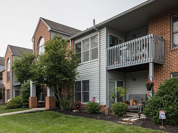 2nd image of 4445 Harriet Ln #1831798