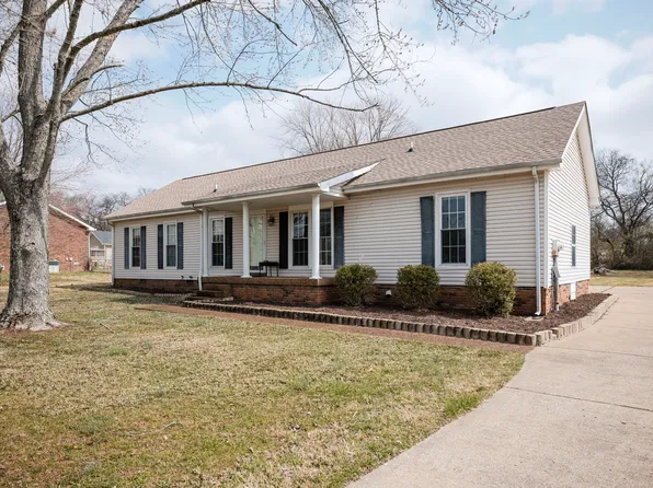 533 Hillside Ln, Gallatin, TN 37066