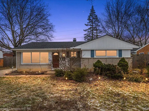 314 Kenyon Dr, Troy, MI 48083