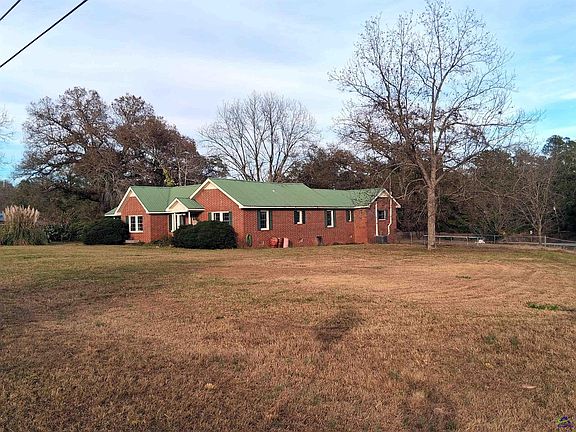 2nd image of 152 Main St