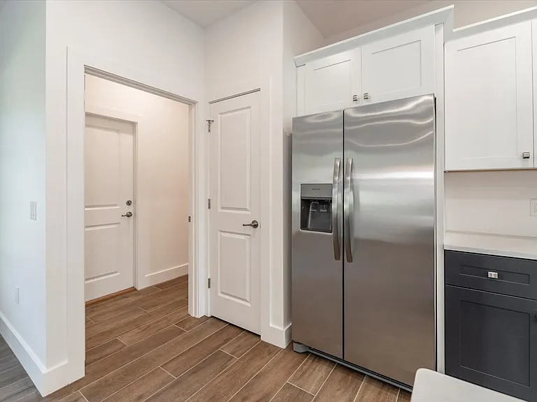 1709 Holly Rd — Photo 26