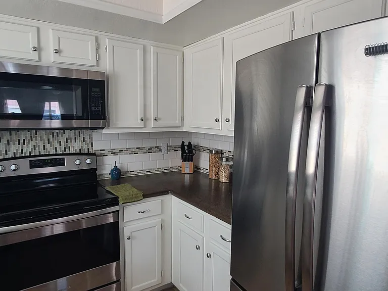 1126 E Charleston Ave — Photo 9