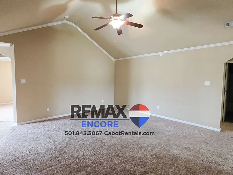 113 Harvick Cir — Photo 2