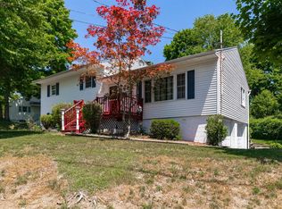 5 Musselman Dr, Poughkeepsie, NY 12601