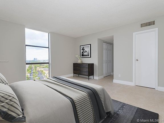 4th image of 13499 Biscayne Blvd APT 1101