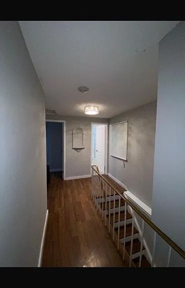 10 Hero Sq — Photo 15