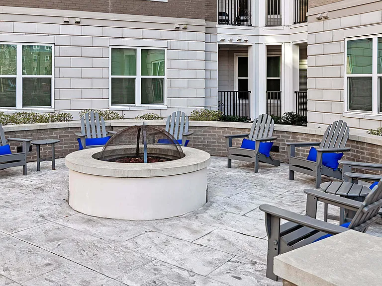 Pointe at Lake Crabtree Apartments — Photo 22