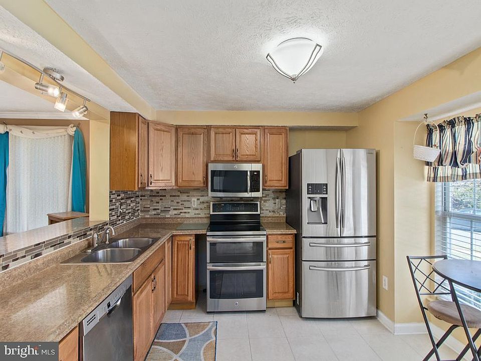 2nd image of 18 Ivy Oak Ct